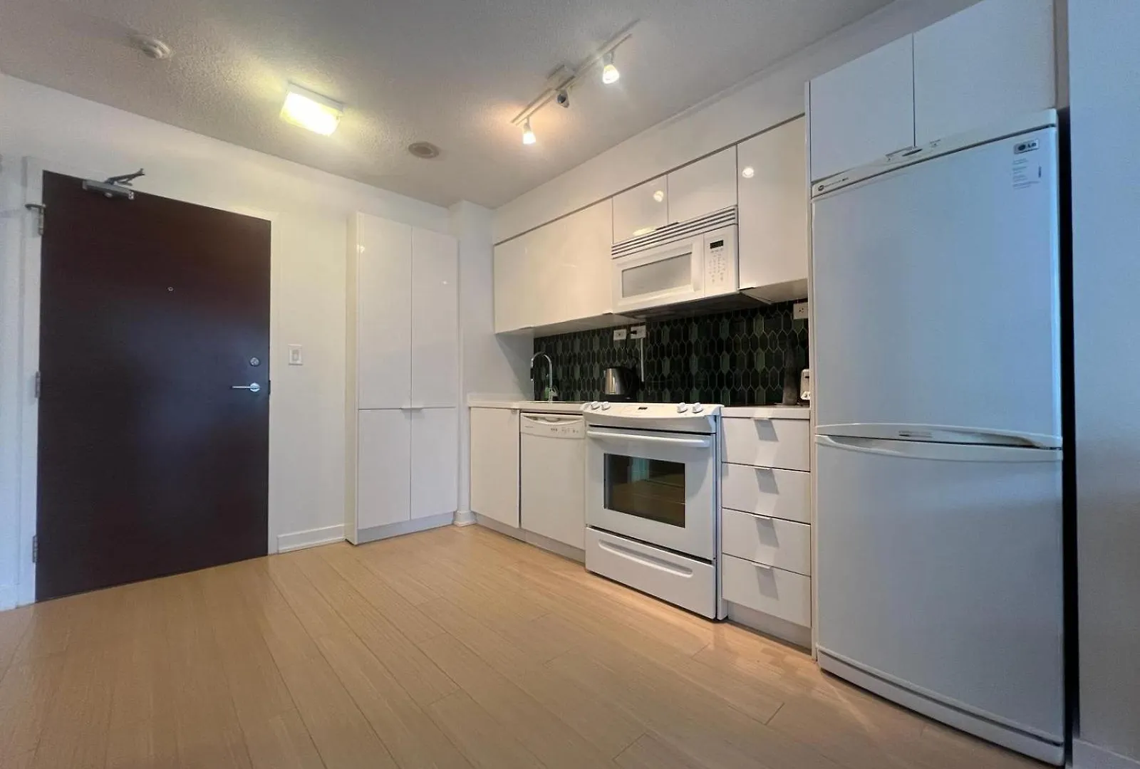 Axiom Suites Toronto 0*,