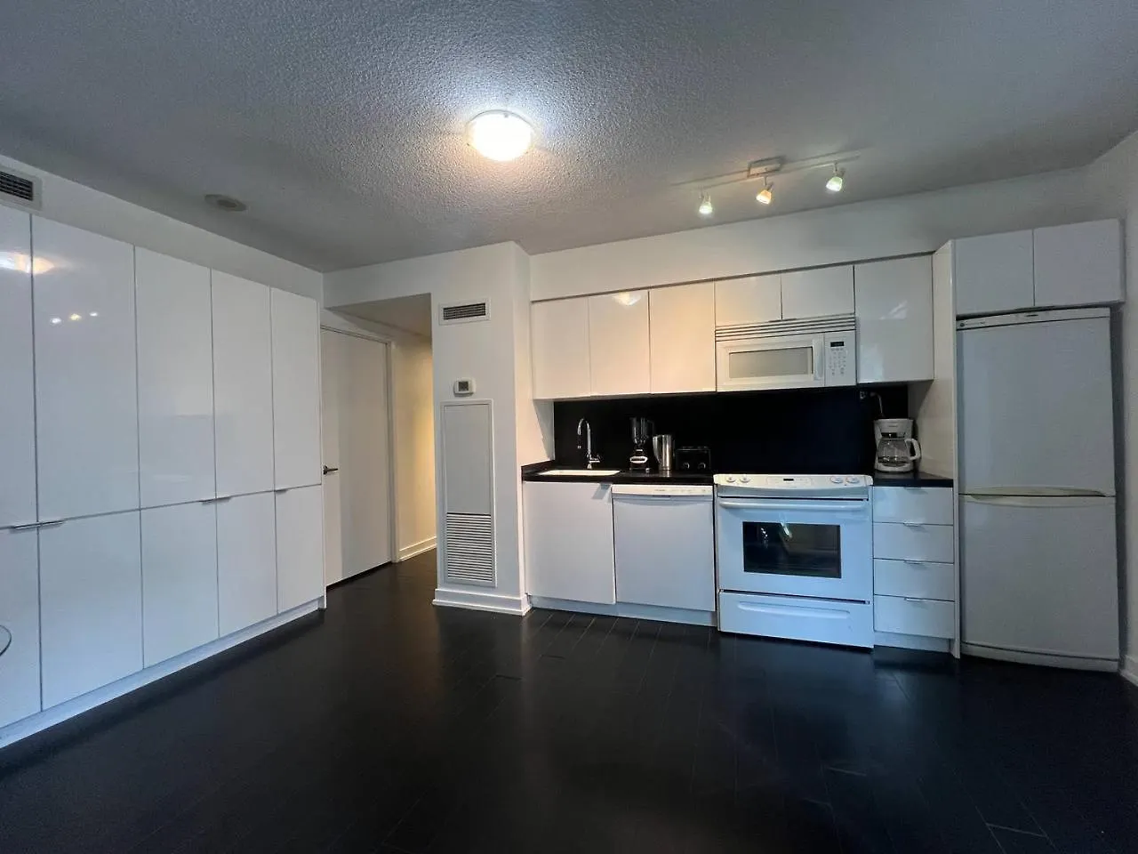 Axiom Suites Toronto 0*,  Canada