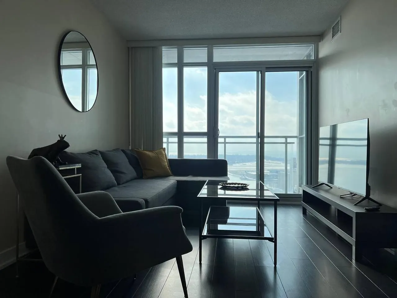 Axiom Suites Toronto Apartment