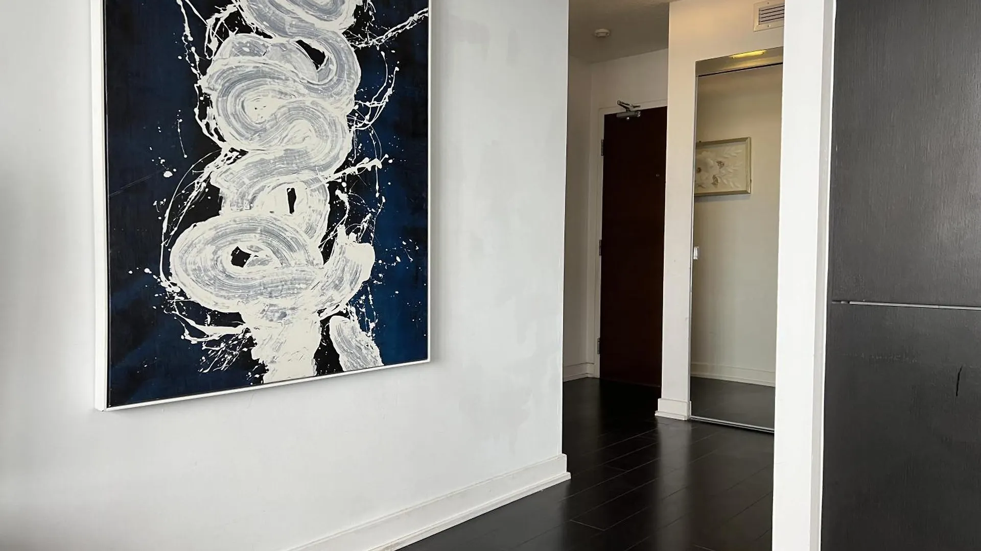 Apartment Axiom Suites Toronto
