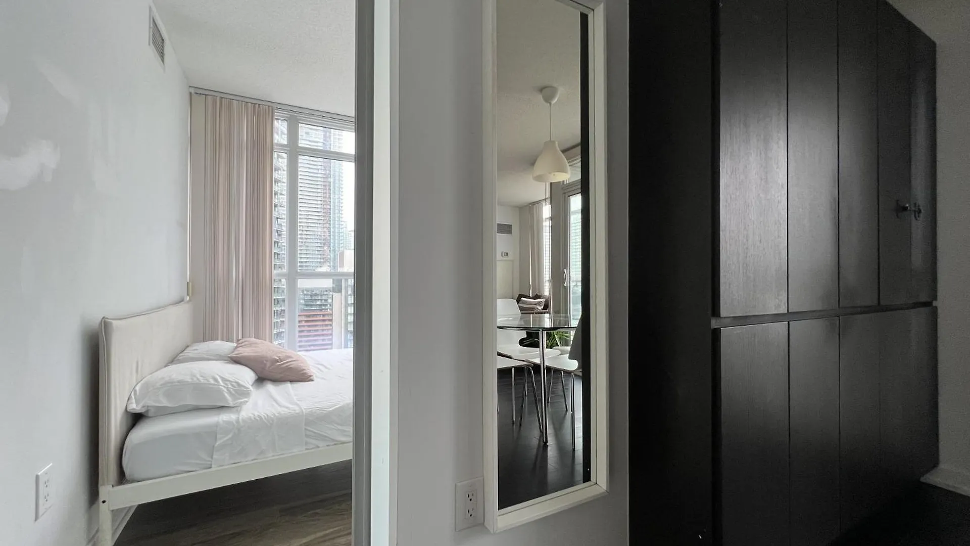 Axiom Suites Toronto Apartment