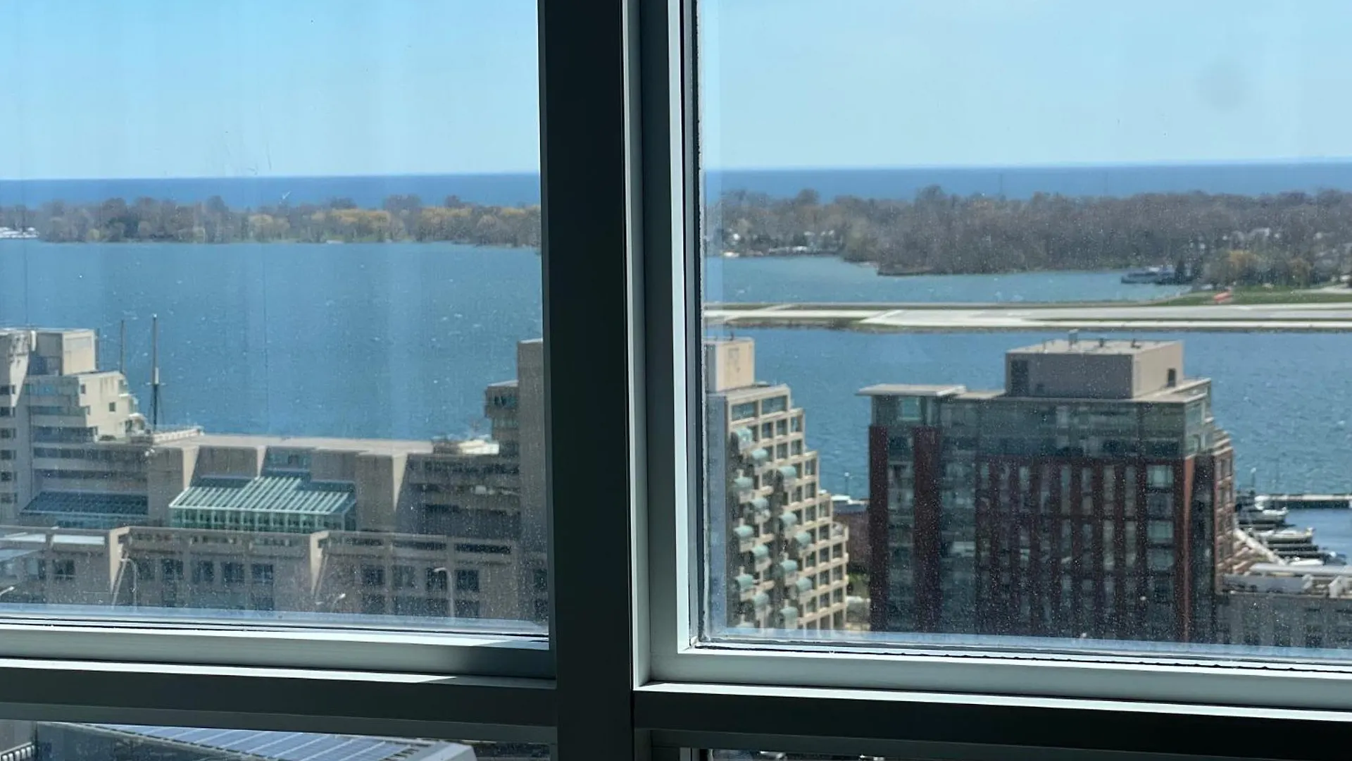 Axiom Suites Toronto Apartment