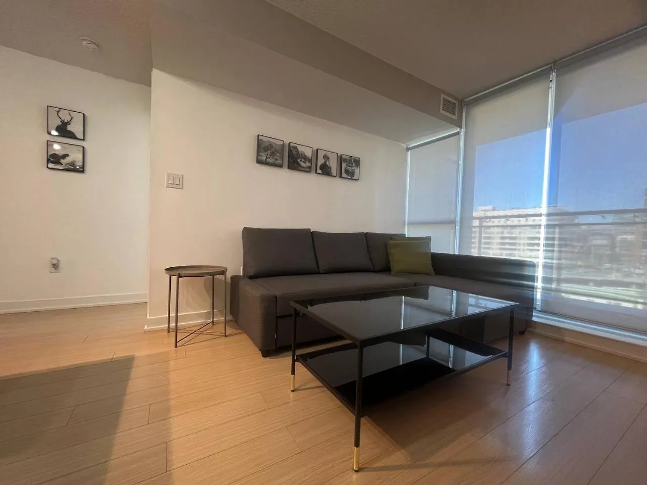 Apartment Axiom Suites Toronto