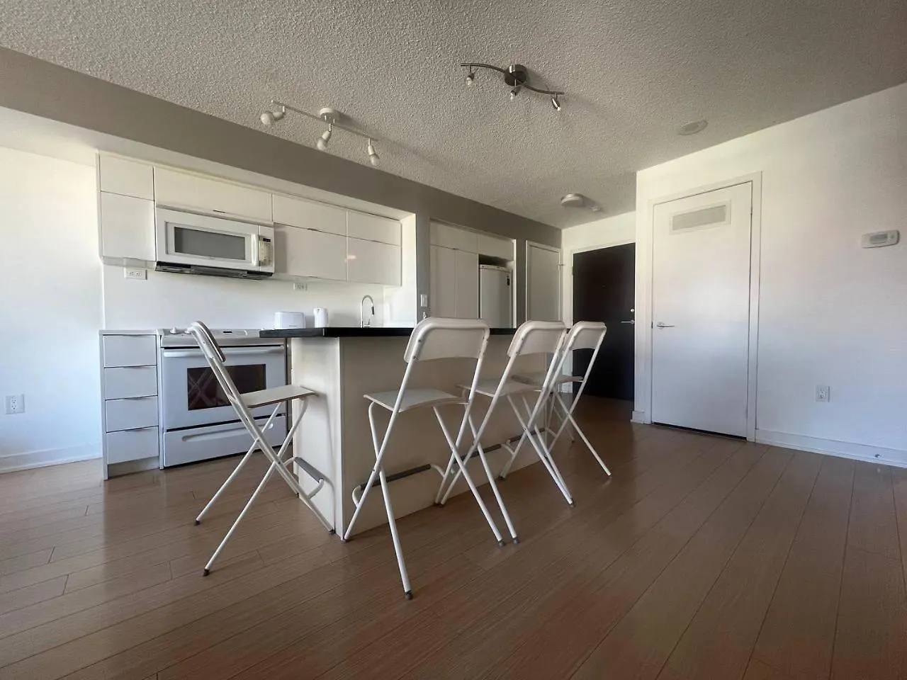Axiom Suites Toronto 0*,