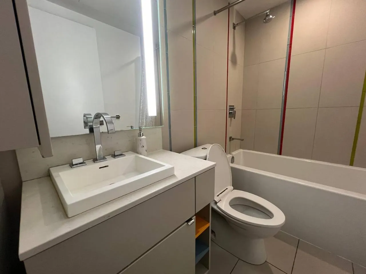Axiom Suites Toronto Apartment