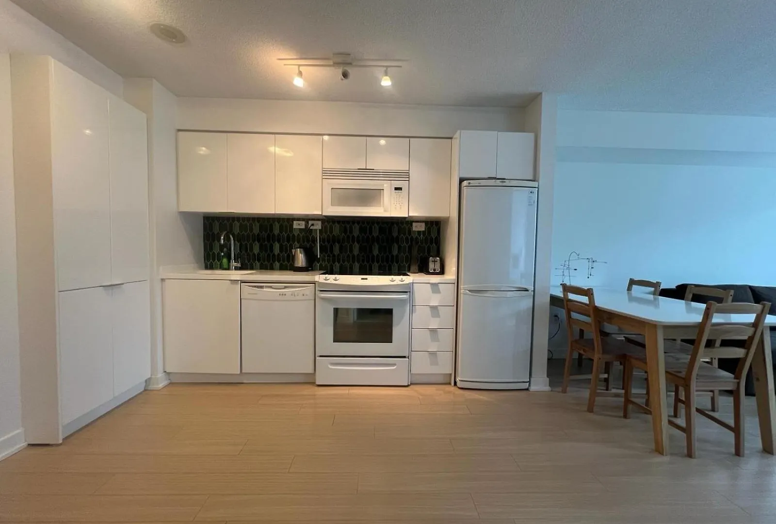 Axiom Suites Toronto 0*,