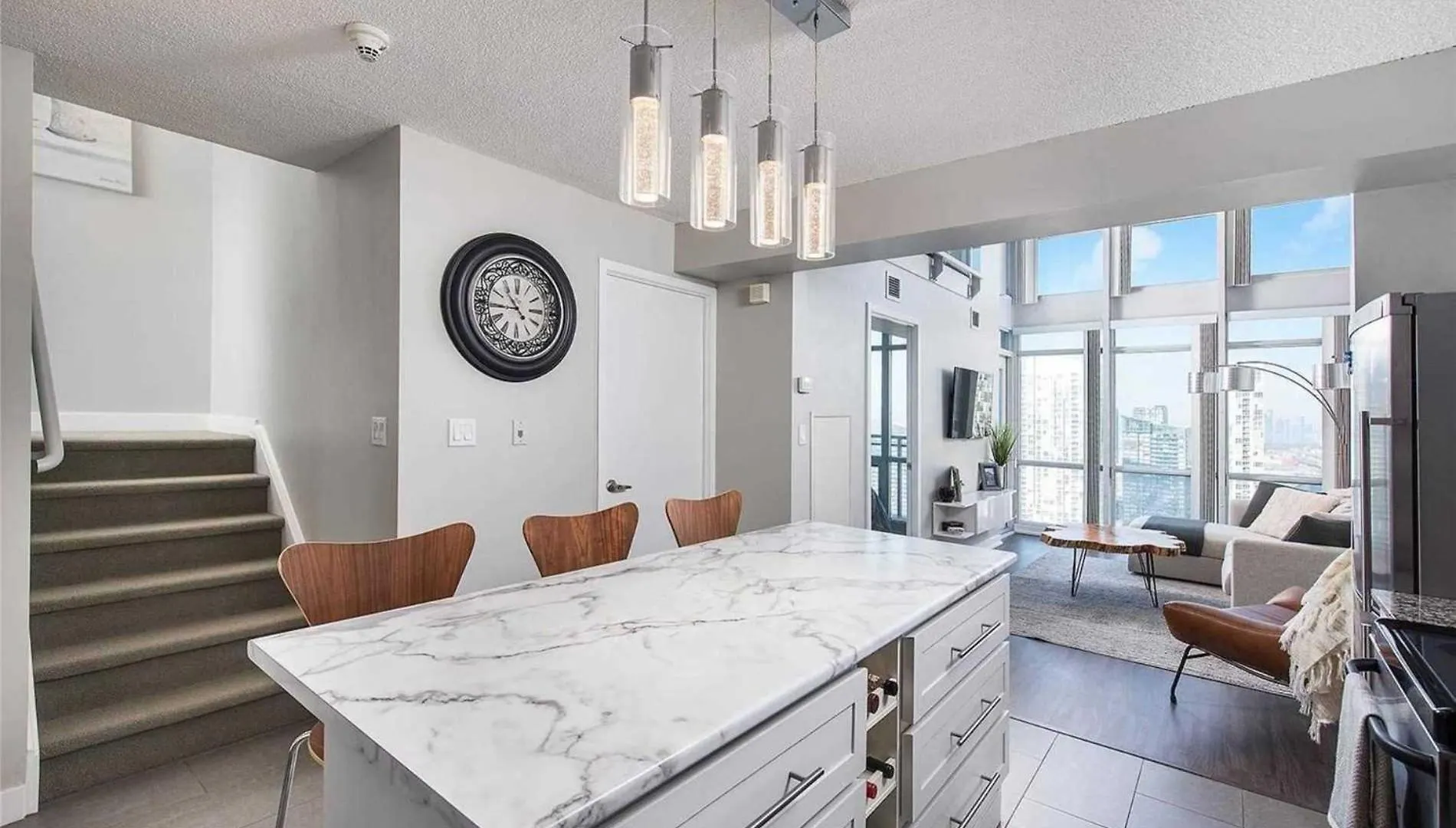 Axiom Suites Toronto Apartment