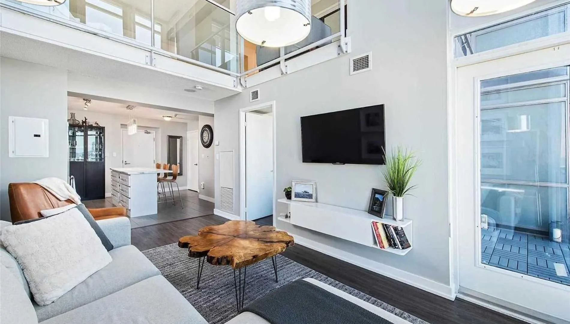 Apartment Axiom Suites Toronto Canada