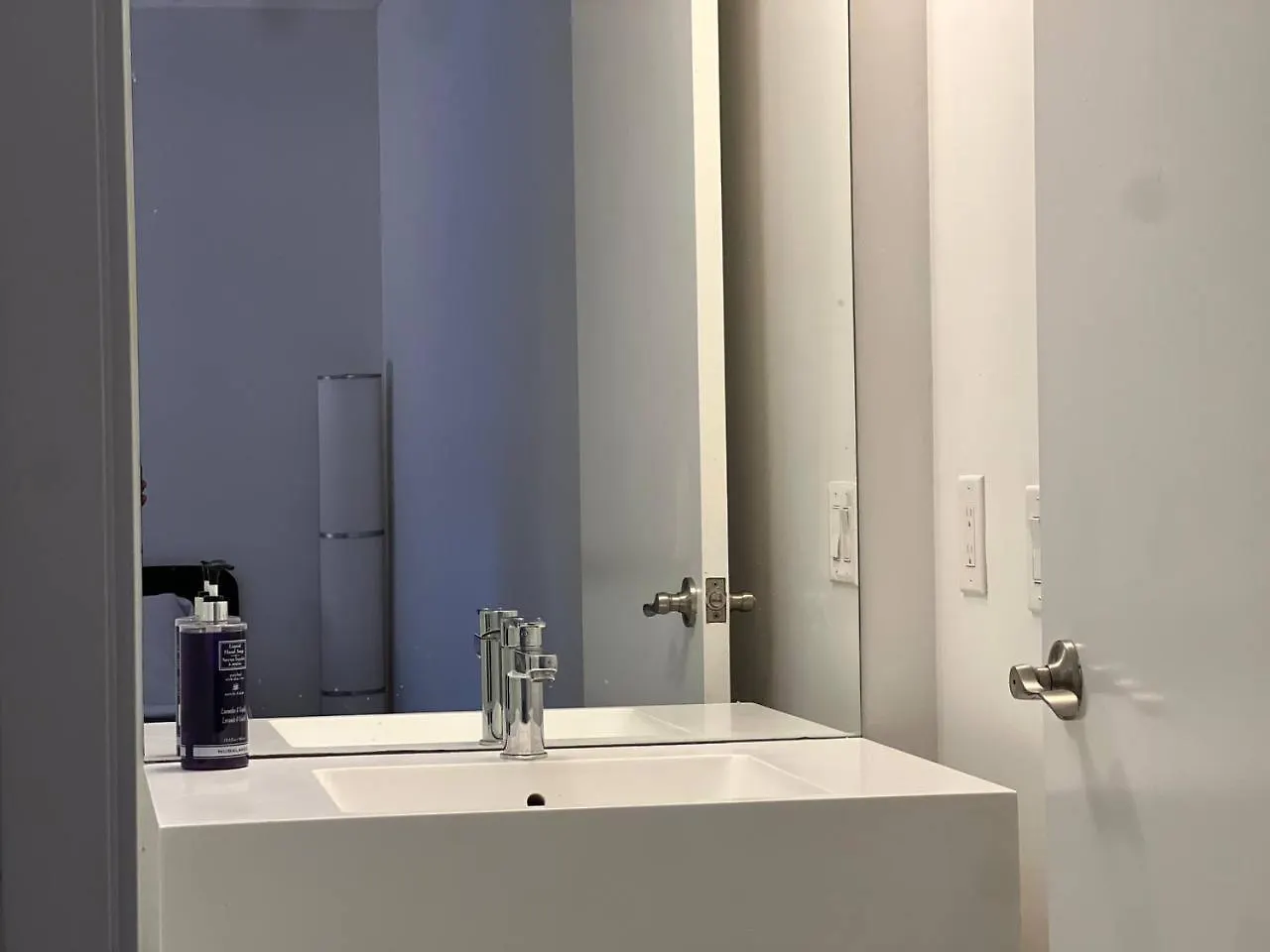 Axiom Suites Toronto Apartment