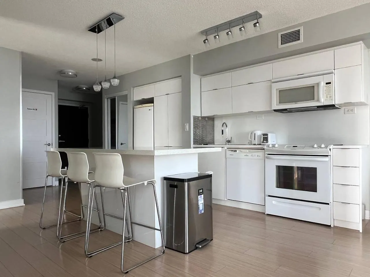Axiom Suites Toronto 0*,